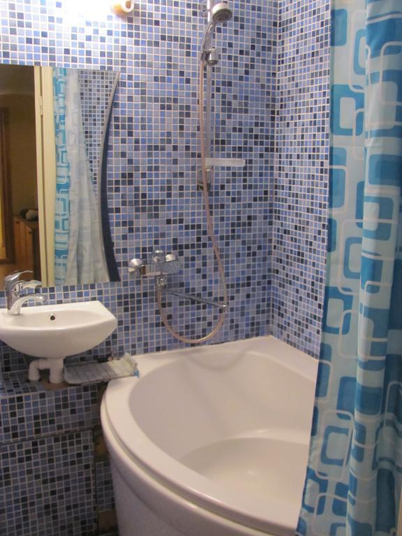 Economy Baltics Apartments - Liivamaee Tallinn Ruang foto